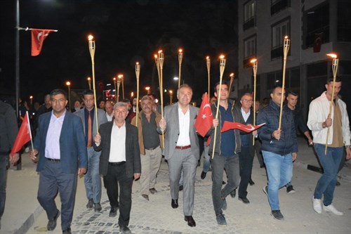 29 Ekim Cumhuriyet Bayramı Kapsamında Fener Alayı Yürüyüşü Düzenlendi